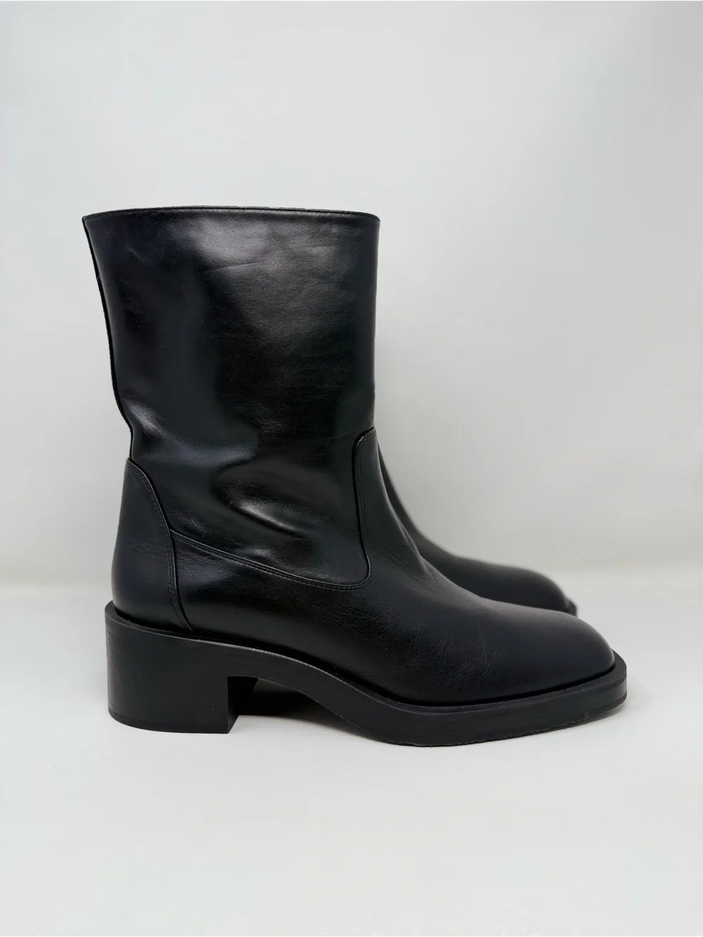 New Stuart Weitzman Kaia Leather Ankle Boot Black Sz 9.5
